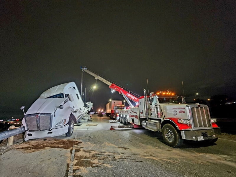 Houston heavy equipment towing