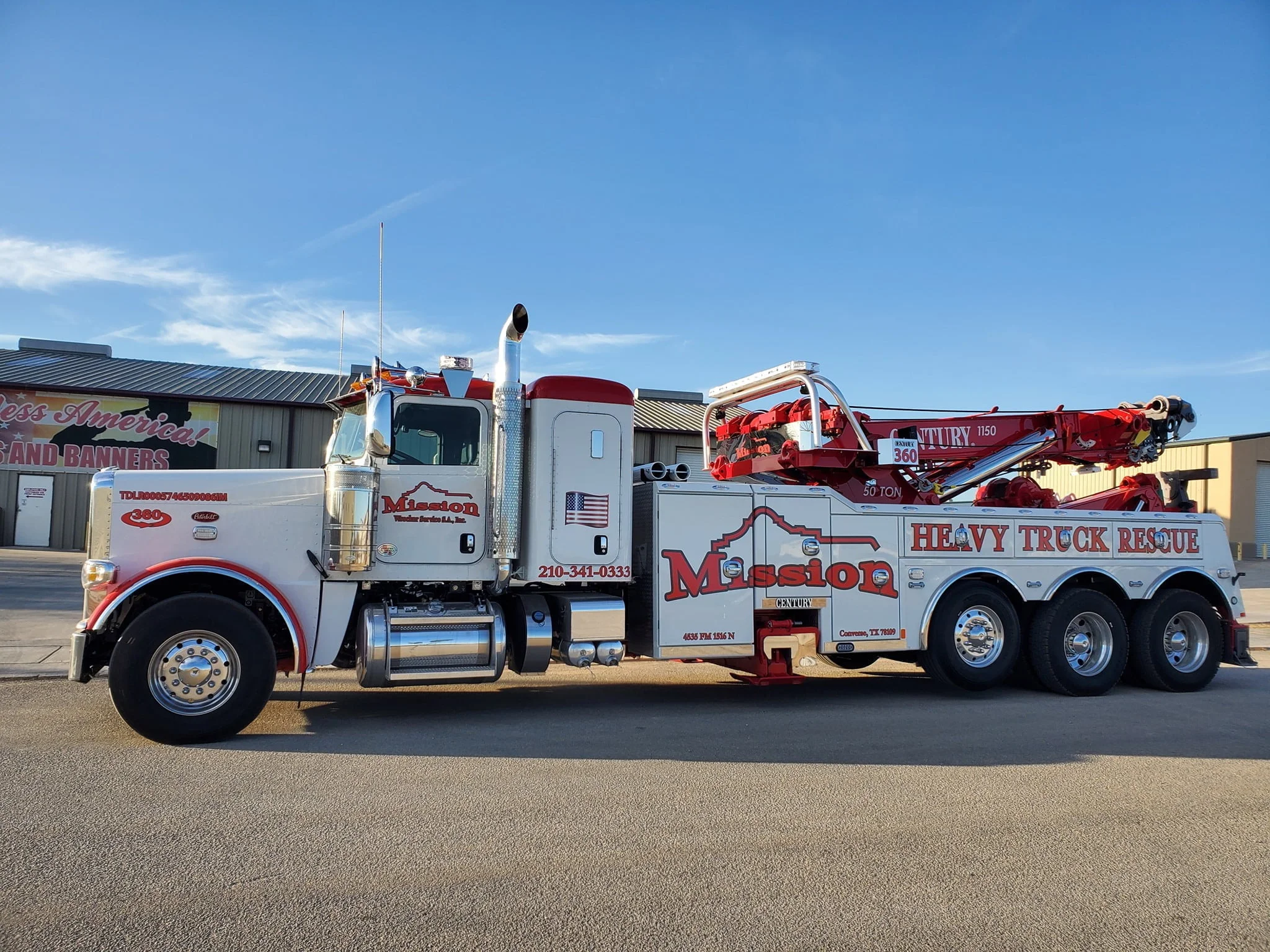 24/7 Heavy Towing in Hall Lake, TX