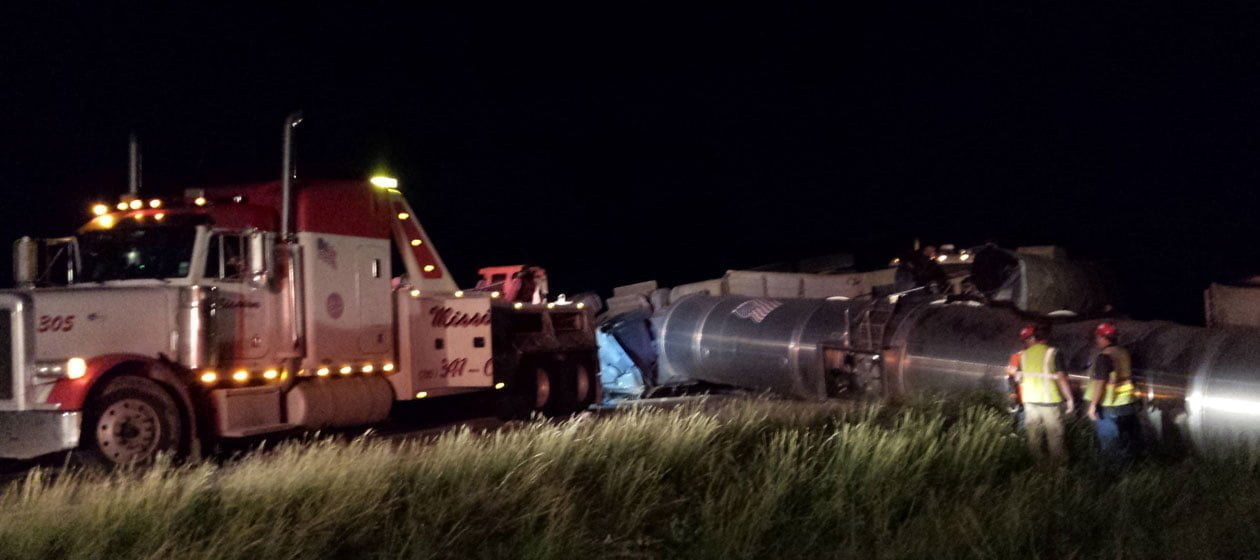mission wrecker service heavy towing 22