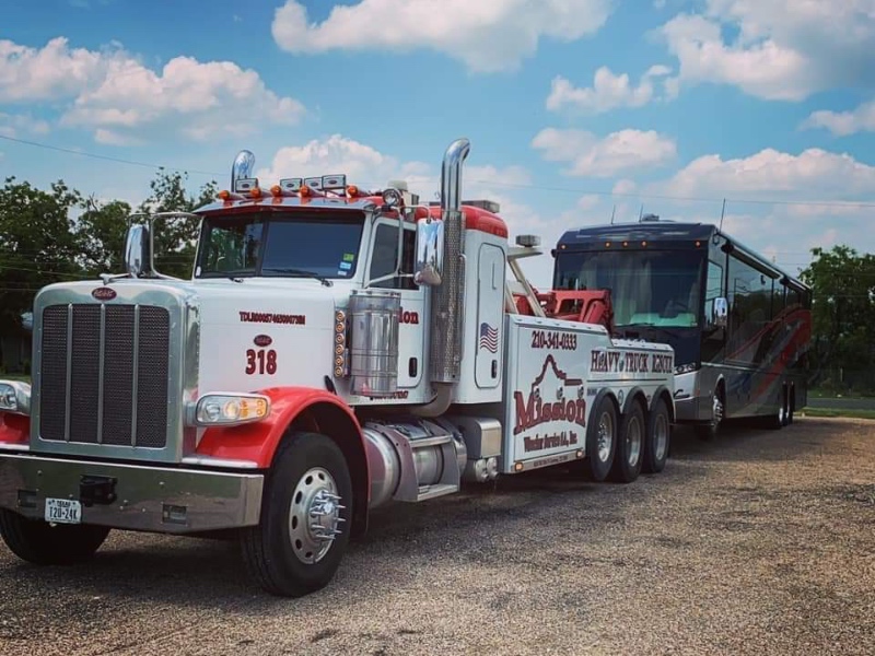 Heavy Towing Iowa Colony